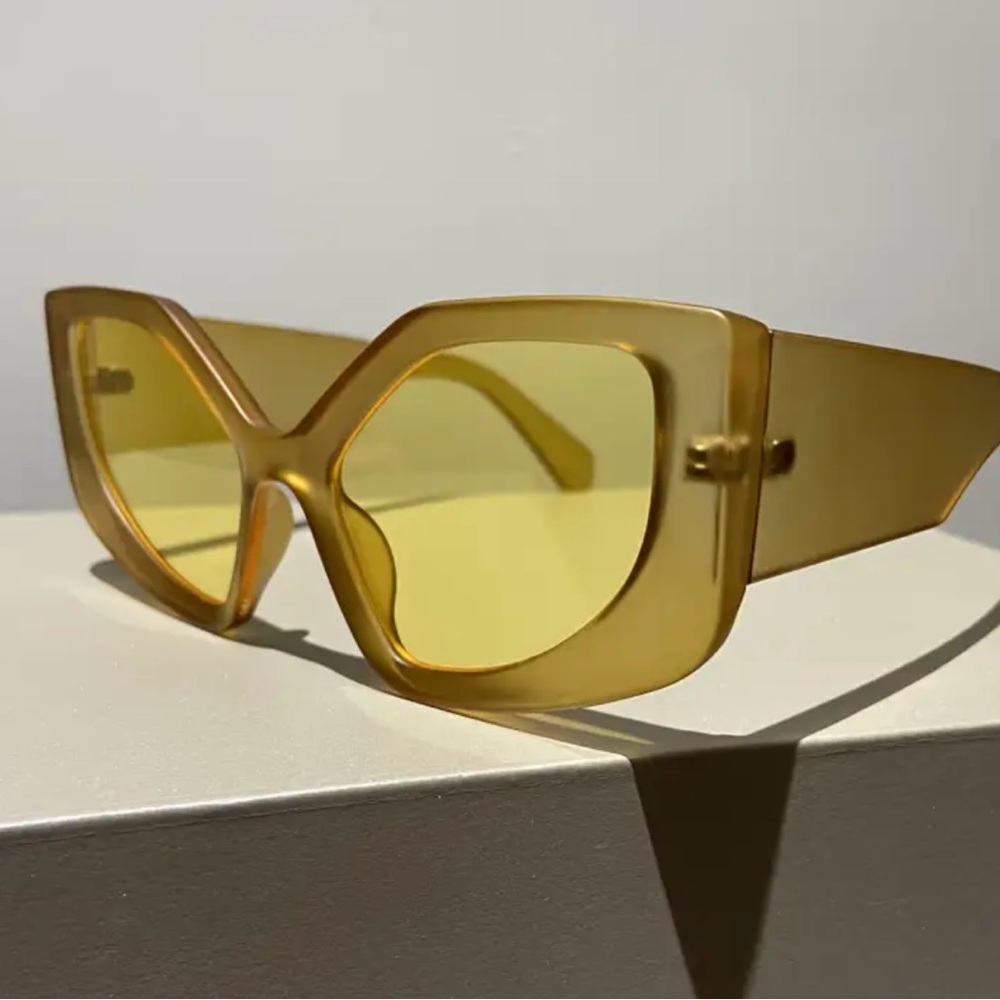 Mustard colored lens sunglasses